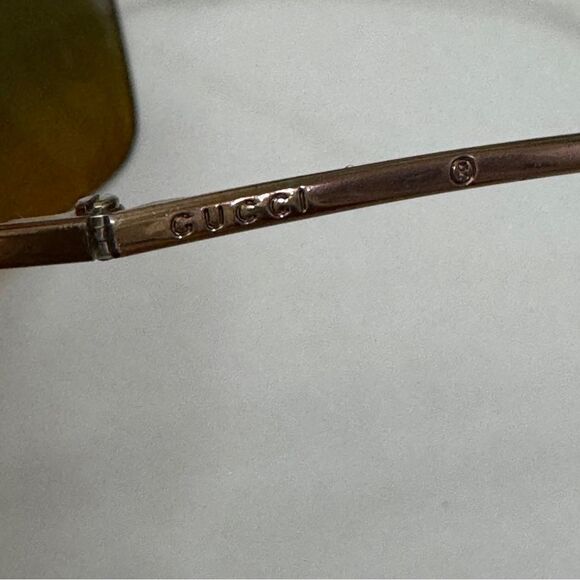 Gucci Shield Sunglasses Gold Tone Metal - Picture 8 of 10